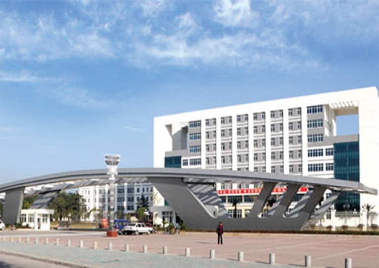 湖北信息工程學(xué)院.jpg